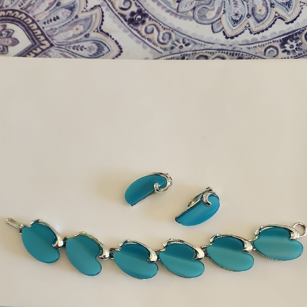 Vintage Retro Braclet With Clip On Earring Set